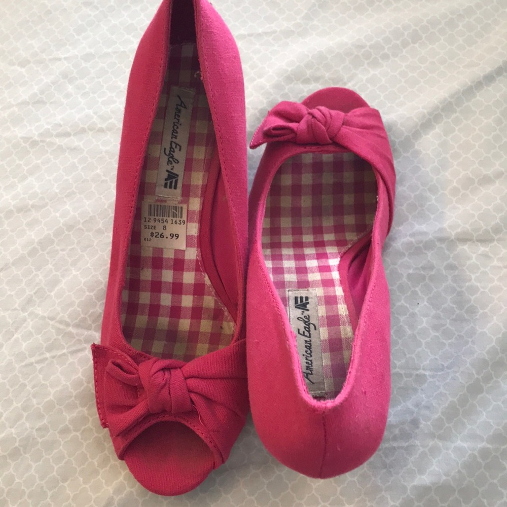 American Eagle Pink Peep Toed Wedges
